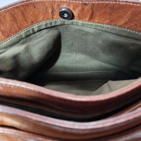 Land Trentino Distressed Leather Shoulder Bag Made in Columbia - Picture 12 of 13